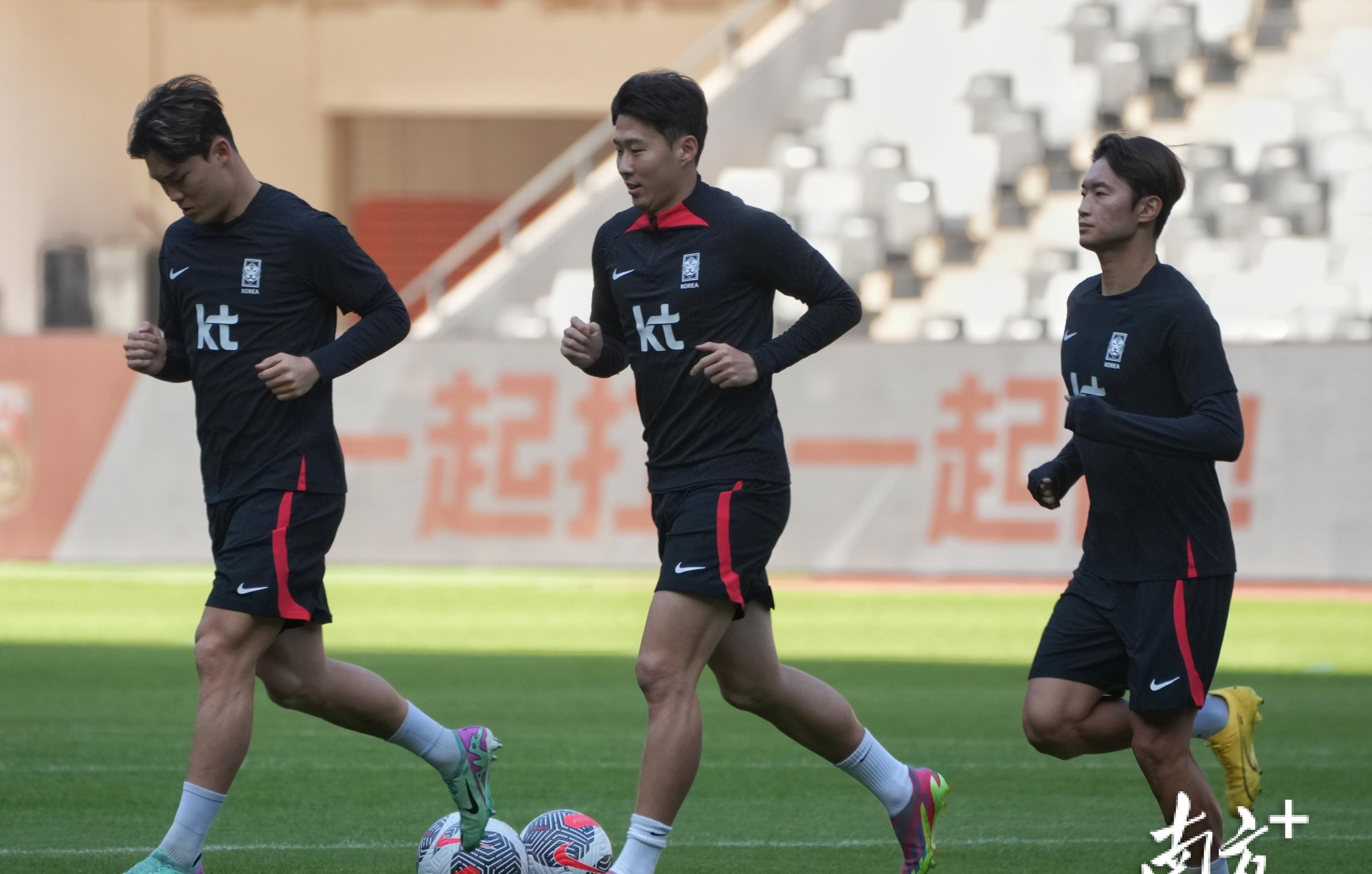 南宫娱乐-加时末段体能课后，不来梅队长鼓劲备战世预赛，引发热议，阵容厚度经受考验(钟爱平严重违纪违法被双开)