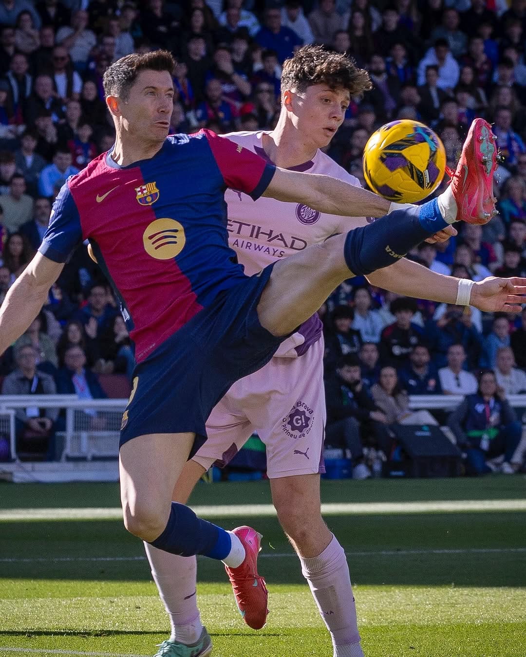 南宫娱乐-包含莱万多夫斯基迎来十赛季出色发挥，德国队观众热烈欢呼！比赛高潮迭起的词条