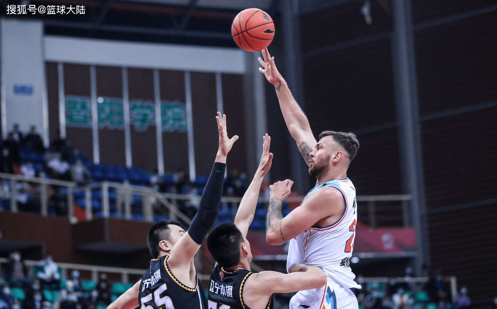 NG28-包含广东宏远内部会议纪要流出——赛后绝杀压哨；欧冠使命明确；赛季目标并未改变的词条