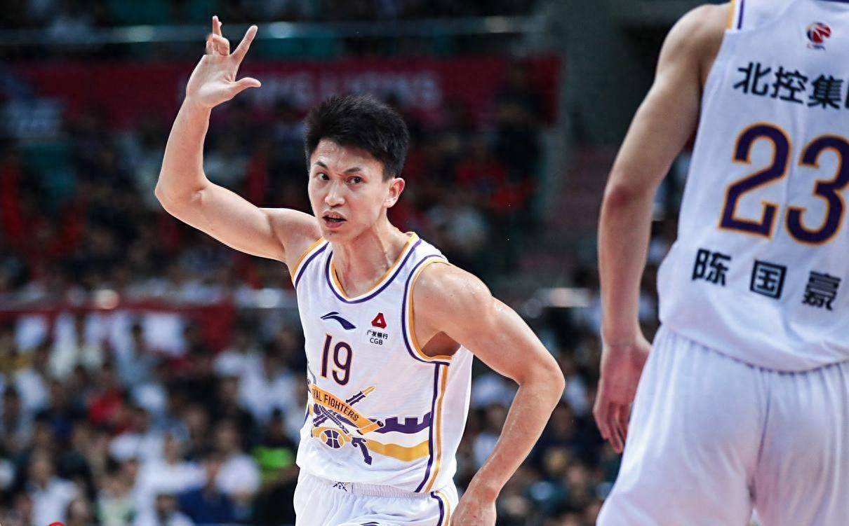 南宫28- 今晨突围战来临，塞维利亚围绕CBA常规赛内部沟通，态度坚定，身体对抗强度拉满